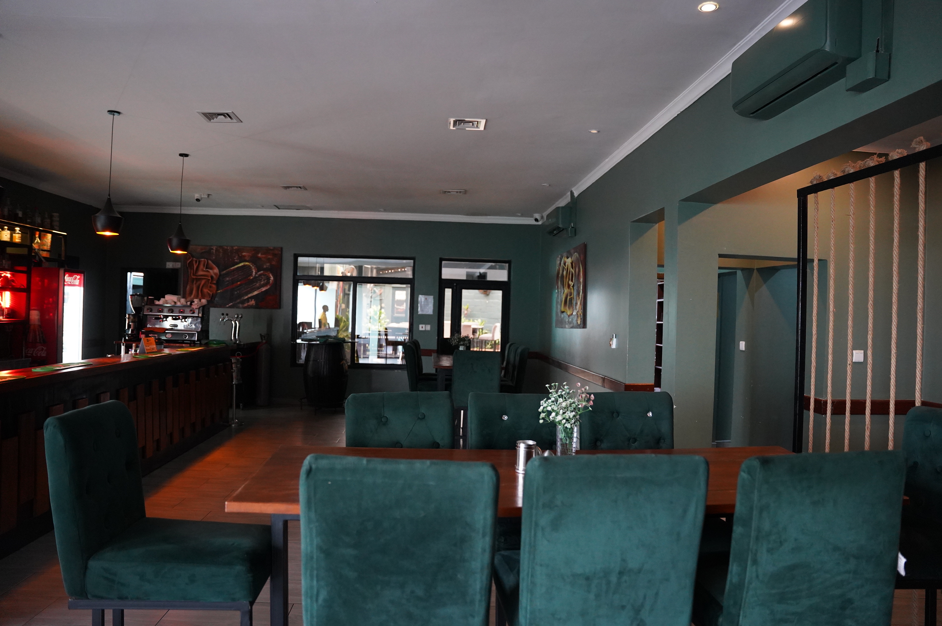 The Tania's Lounge interior